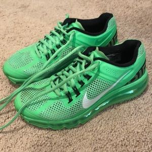 Nike Air Max women’s size 6 or youth boys 4.5